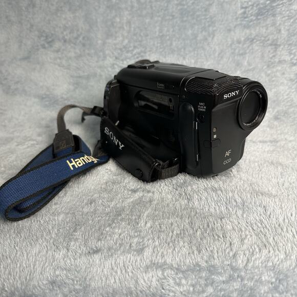 Vtg Sony PARTS CCD-TR70 Video8 Camcorder VCR Player Ac Adapter V25B Battery READ - Picture 1 of 11